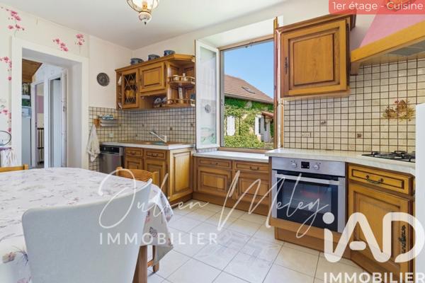 Maison à vendre 10 pièces 201 m² Fesches-le-Châtel