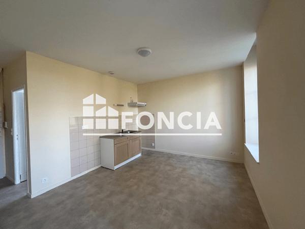Location Studio 24.32 m² - LGT 7 - 1ER ETAGE Flers 61100