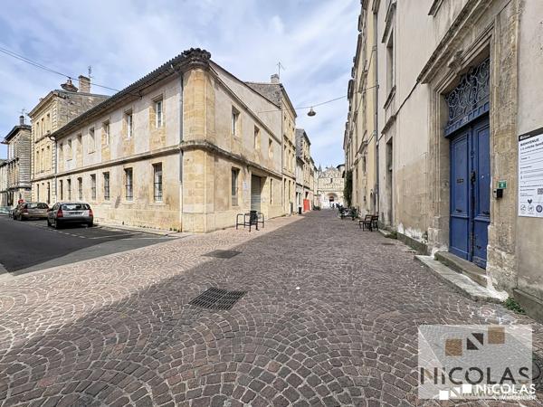 Bordeaux Sainte-Croix – T2 de charme / Profession libérale acceptée