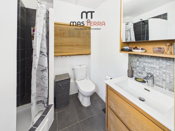 Maison
         5 pièces
        - 80 m² Exclusivité 289 000 € *