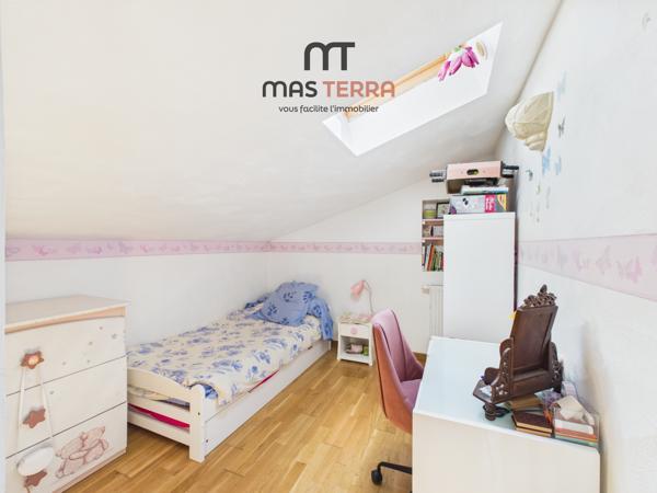 Maison
         5 pièces
        - 80 m² Exclusivité 289 000 € *