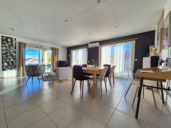 Maison à vendre à Saint Etienne du Bois - 5 pièces, 4 chambres