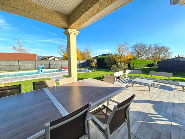 Maison à vendre à Saint Etienne du Bois - 5 pièces, 4 chambres