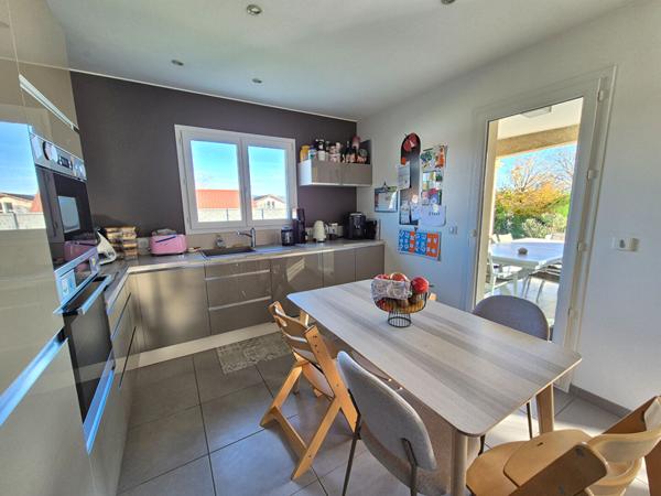 Maison à vendre à Saint Etienne du Bois - 5 pièces, 4 chambres