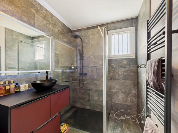 Maison neuve de plain-pied, entre mer et campagne