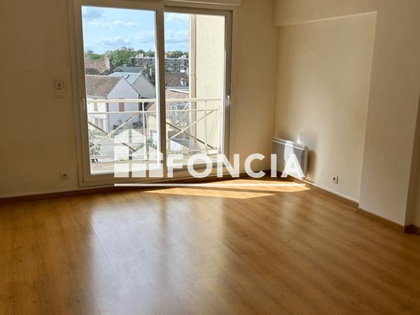 Location Appartement 2 pièces 42.9 m² - 79, RUE SAINT MARTIN Dreux 28100