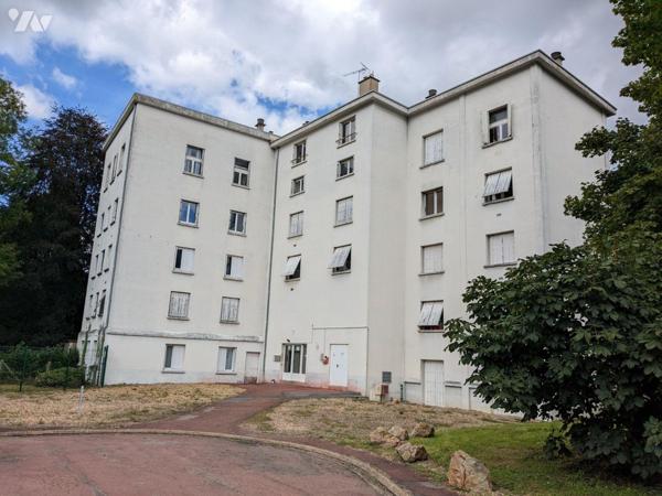 A NOGENT LE ROTROU, dans une résidence,

Appartement de 41m2 situé au 3ème étage avec ascense...