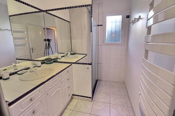A VENDRE Entraigues Sur La Sorgue Maison 5 pièce(s) 130 m²