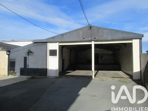 Immeuble à vendre 900 m² Saint-Amand-sur-Sèvre