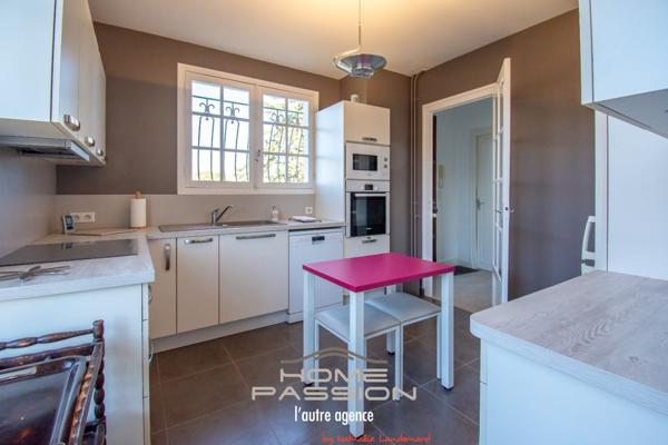 Maison
                                                                                                                                                                                                                                                                                                                        6 pièce(s)                                                                                                                                                                                                          5 chambre(s)                                                                                                                                                                                                          206  m²