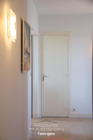 Maison
                                                                                                                                                                                                                                                                                                                        6 pièce(s)                                                                                                                                                                                                          5 chambre(s)                                                                                                                                                                                                          206  m²