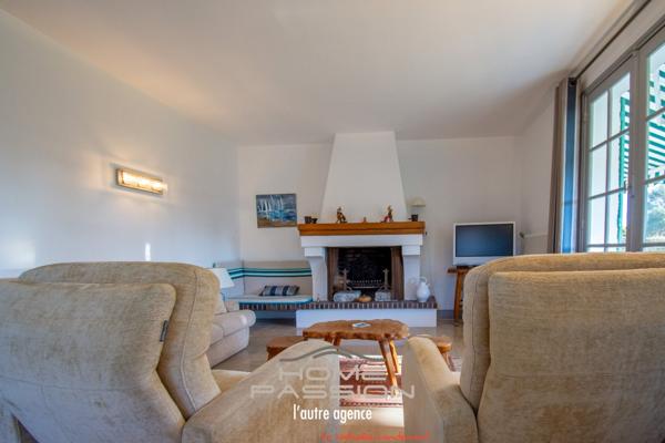 Maison
                                                                                                                                                                                                                                                                                                                        6 pièce(s)                                                                                                                                                                                                          5 chambre(s)                                                                                                                                                                                                          206  m²