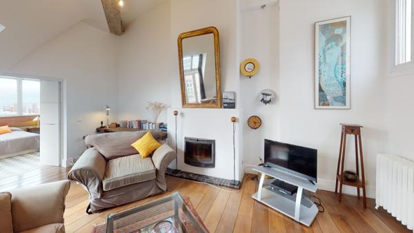 Grand appartement en dernier étage