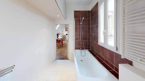 Grand appartement en dernier étage