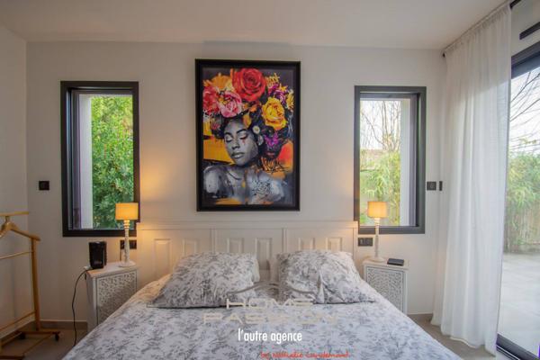 BREUILLET - SUPERBE MAISON MODERNE AVEC PISCINE