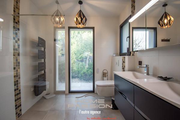 BREUILLET - SUPERBE MAISON MODERNE AVEC PISCINE