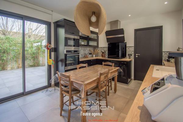 BREUILLET - SUPERBE MAISON MODERNE AVEC PISCINE