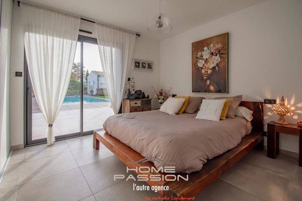 BREUILLET - SUPERBE MAISON MODERNE AVEC PISCINE