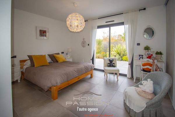 BREUILLET - SUPERBE MAISON MODERNE AVEC PISCINE