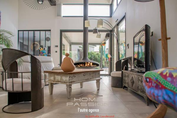 BREUILLET - SUPERBE MAISON MODERNE AVEC PISCINE