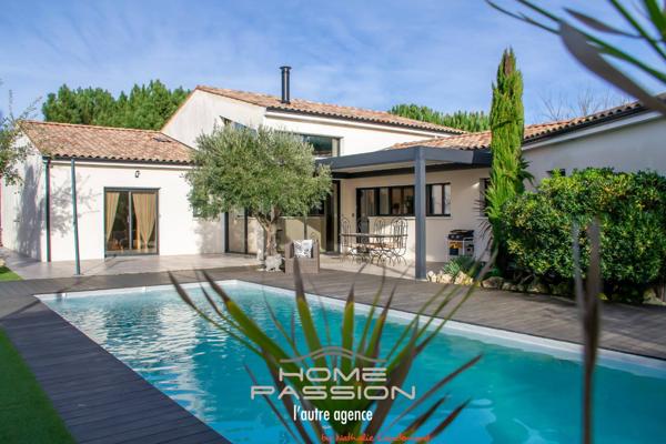 BREUILLET - SUPERBE MAISON MODERNE AVEC PISCINE