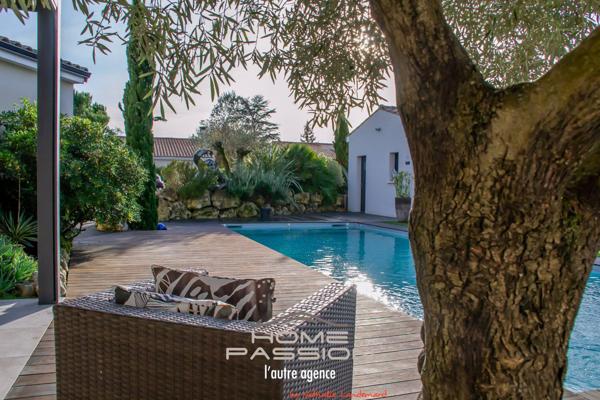 BREUILLET - SUPERBE MAISON MODERNE AVEC PISCINE