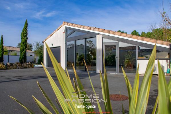 BREUILLET - SUPERBE MAISON MODERNE AVEC PISCINE