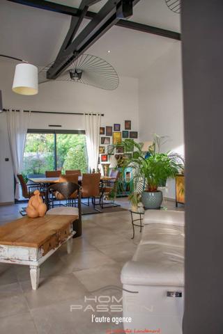 BREUILLET - SUPERBE MAISON MODERNE AVEC PISCINE