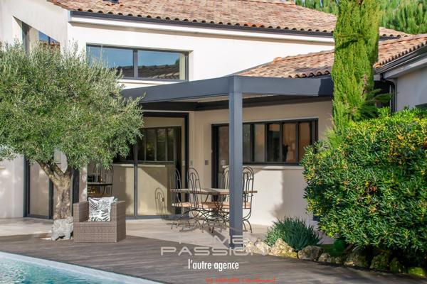 BREUILLET - SUPERBE MAISON MODERNE AVEC PISCINE