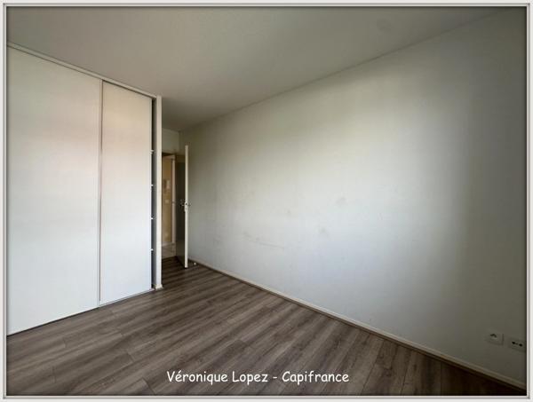 AGEN, appartement T2 avec terrasse, garage individuel et piscine commune