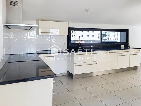 Appartement en duplex au dernier étage avec terrasse de 35 m²