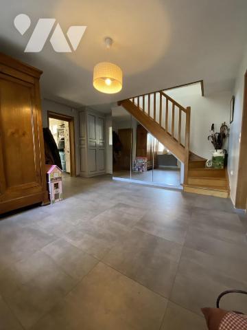 BERLES-MONCHEL - Jolie maison individuelle type longère, en pierres blanches