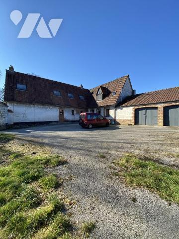 BERLES-MONCHEL - Jolie maison individuelle type longère, en pierres blanches