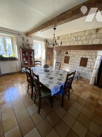 BERLES-MONCHEL - Jolie maison individuelle type longère, en pierres blanches