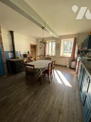 BERLES-MONCHEL - Jolie maison individuelle type longère, en pierres blanches