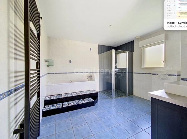 Maison à vendre 7 pièces avec ascenseur.