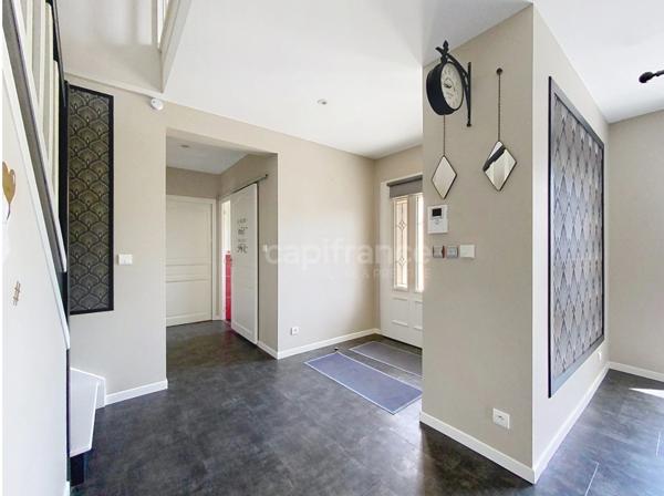 Maison à vendre 7 pièces avec ascenseur.