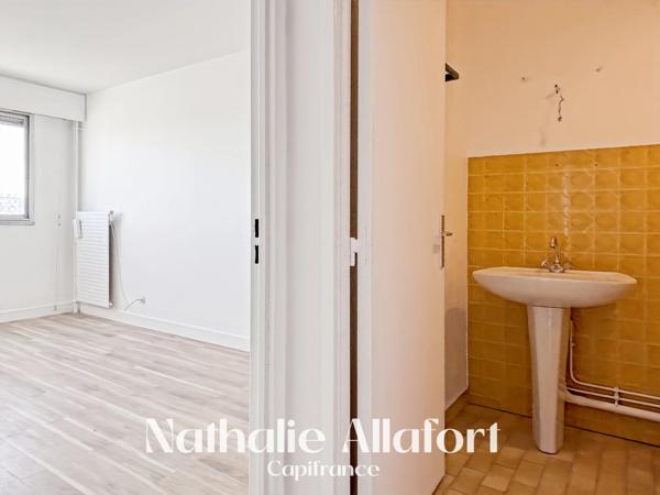 MONTROUGE Métro – 2 pièces, dernier étage, balcon, parking et cave