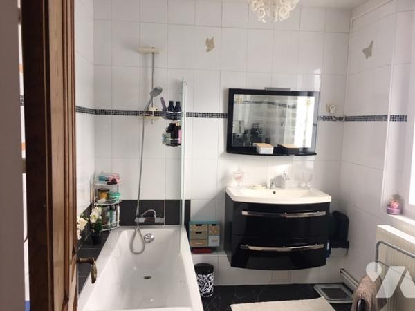 Une maison ancienne individuelle à usage d'habitation située à GRANDVILLIERS (60210)