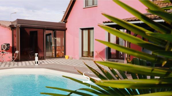 À VENDRE - Maison familiale avec véranda, piscine, à 20 min de Strasbourg