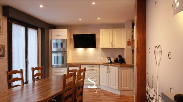 À VENDRE - Maison familiale avec véranda, piscine, à 20 min de Strasbourg