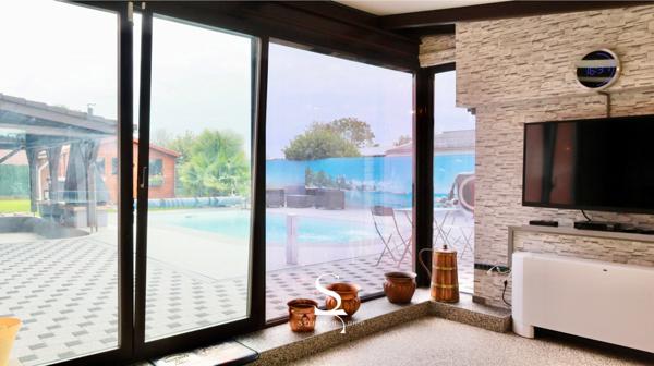 À VENDRE - Maison familiale avec véranda, piscine, à 20 min de Strasbourg