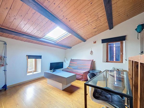 Maison de village rénovée avec terrasse tropézienne et vue dégagée – Hameau de Nissergues (Bédarieux)