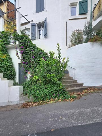 Maison de village rénovée avec terrasse tropézienne et vue dégagée – Hameau de Nissergues (Bédarieux)