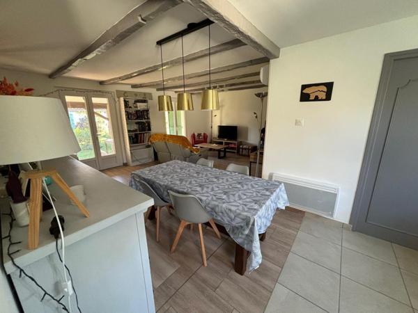 Maison plain pied de 94m2 sur parcelle arborée de 533m2.