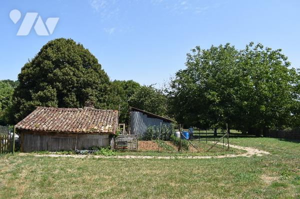 ENSEMBLE IMMOBILIER LES ADJOTS