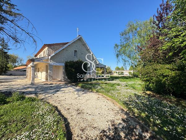 Roullet St Estèphe – Maison très belles prestations – Beaux volumes