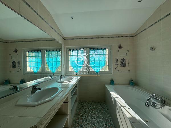 Roullet St Estèphe – Maison très belles prestations – Beaux volumes