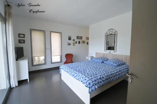 Dpt Bouches du Rhône (13), à vendre VERNEGUES maison P5 de 180 m² - Terrain de 1 300,00 m² - Plain pied