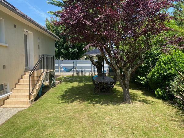 DANS IMPASSE-MAISON RENOVEE DE 7 PIECES PRINCIPALES Bonchamp les laval DANS IMPASSE-MAISON RENOVEE DE 7 PIECES PRINCIPALES Bonchamp les laval